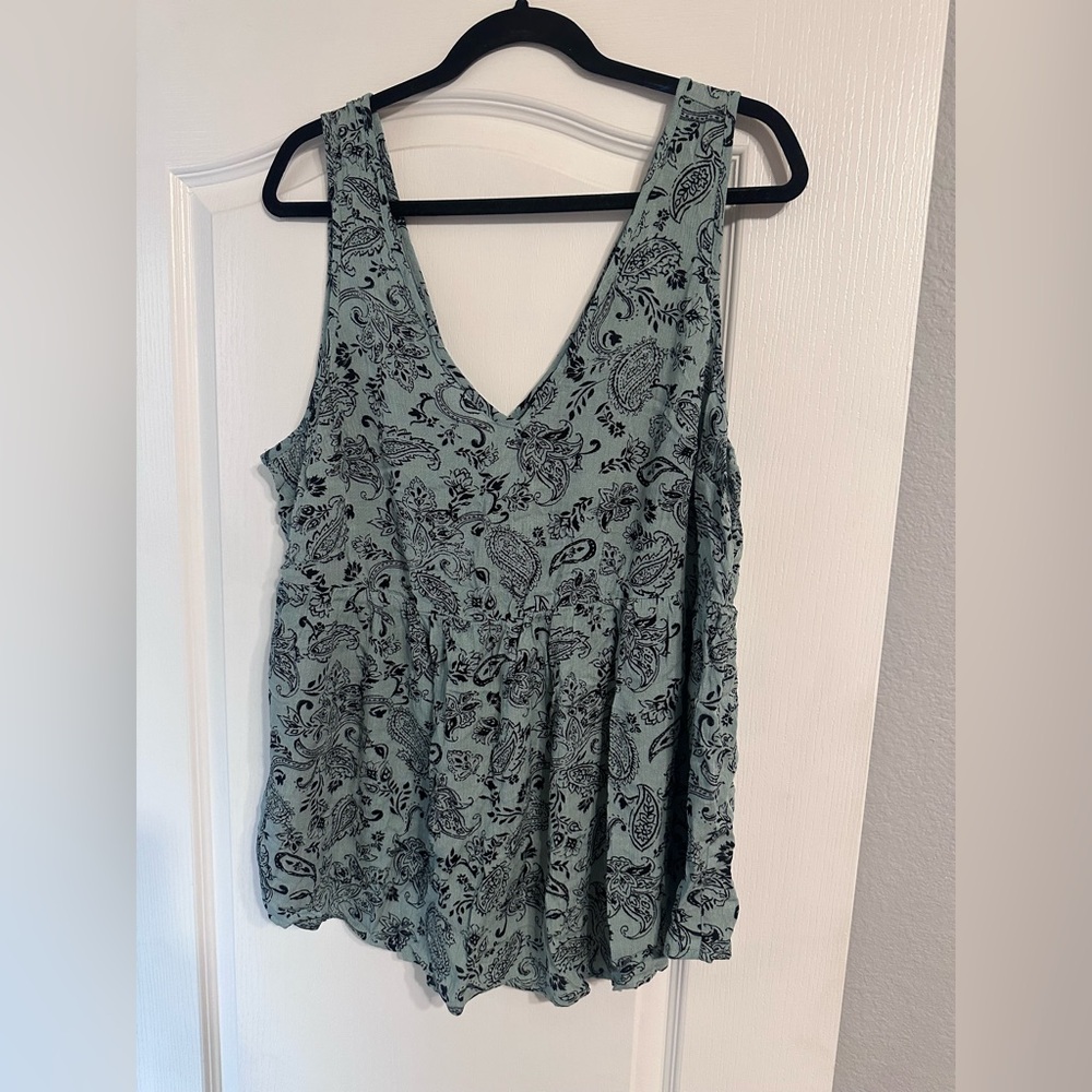 torrid Sage Green Paisley V-Neck Tank